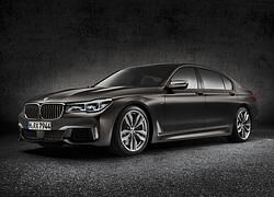 BMW M 760 Li xDrive - Schritt nach oben