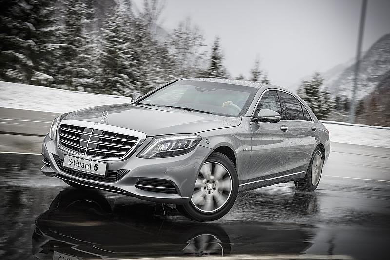 Mercedes Fahrertraining für Panzerlimousinen