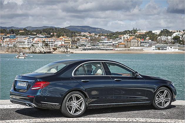 Die Preise beginnen zum Start bei 47.124 Euro (E 220 d), doch günstigere Versionen werden bald folgen