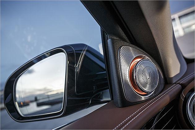 Ein Schmuckstück aber indiskutabel teuer: Die Highend-Burmester-Anlage mit ausfahrenden Hochtönern