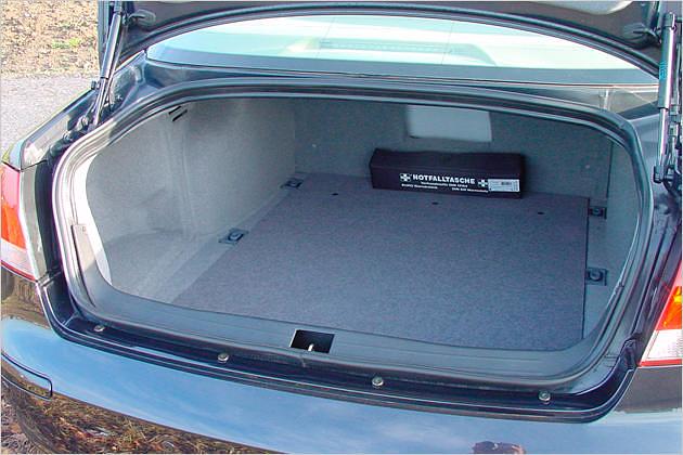 550 Liter passen in den Kofferraum