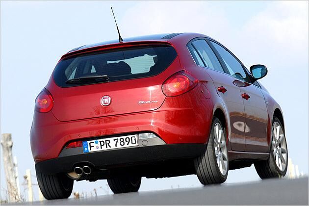 Nebellampe und Rückfahrlicht sind dezent versteckt