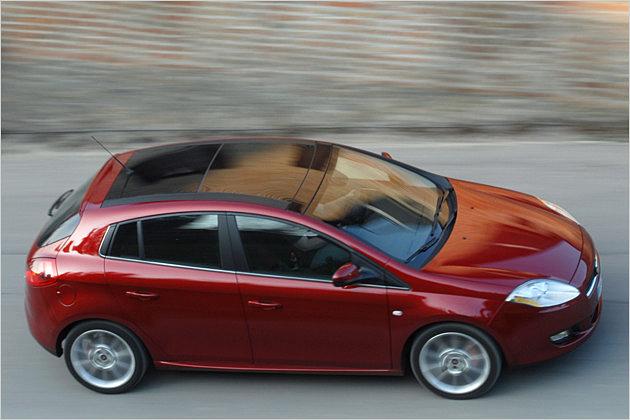 Als Option steht ein großes Schiebedach in der Liste