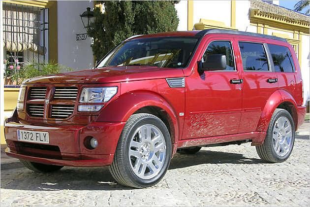 Wuchtig, fast schon militärisch: Der Dodge Nitro