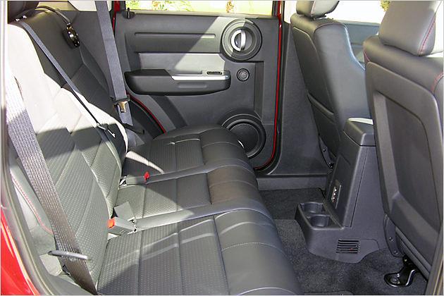 Vor der Rückbank wartet jede Menge Beinfreiheit