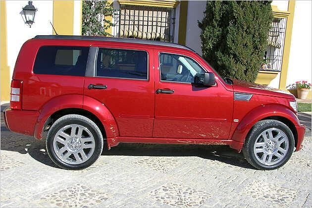 Fürs leichte Gelände und fürs Nobelhotel: Mit dem Nitro kann man überall vorfahren