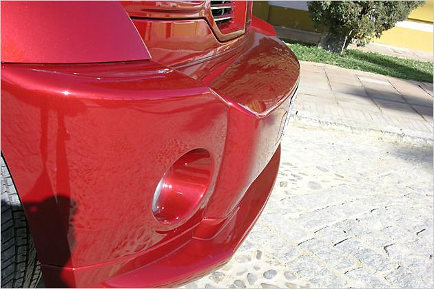 Der Nitro schiebt seine Unterlippe auffällig weit nach vorn