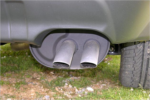 Endlich mal wieder normale Endrohre: Die Auspuffanlage des C-Crosser