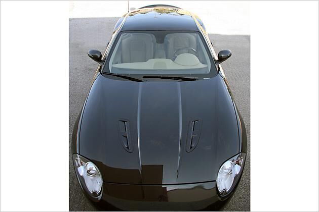 Gleitet durch den Wind: Der XKR von Jaguar