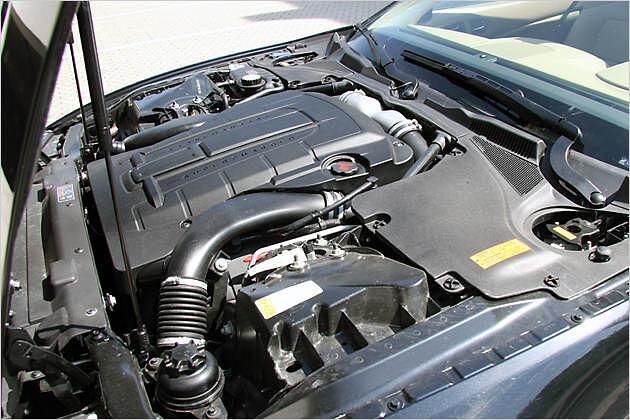 Der 4,2-Liter-Achtzylinder leistet wegen der Kompressoraufladung 416 PS