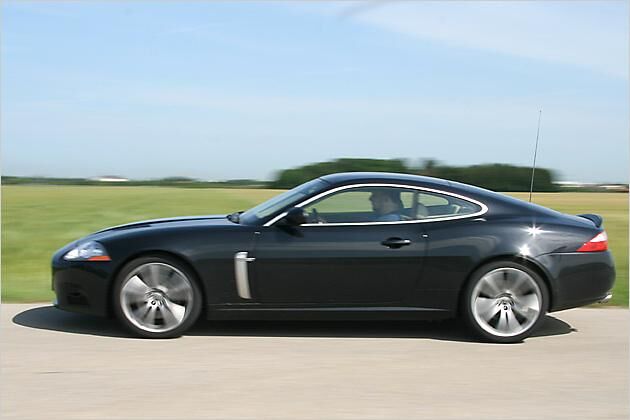 Fürs Landstraßen-Cruisen wie geschaffen: Das Jaguar XKR Coupé