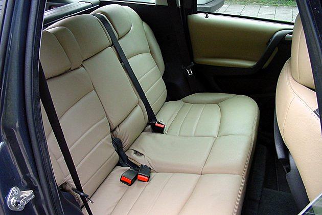 Platz: Genug Kniefreiheit auf den Rücksitzen