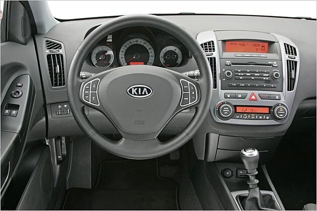 Golf-Niveau erreicht der Innenraum nicht. Trotzdem herrscht weitgehend Wohlfühl-Atmosphäre