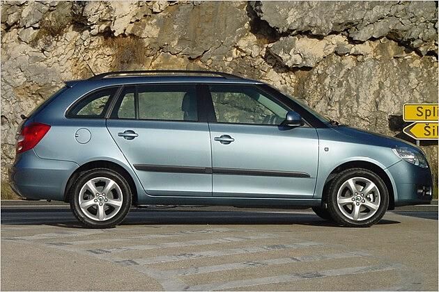 Die schwarz gehaltenen A- und B-Säulen fallen kaum auf