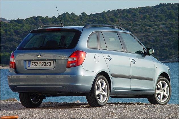 Das Fensterband ist vorne deutlich breiter als hinten