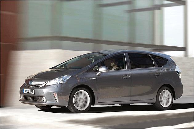 Die ähnliche Form kommt laut Toyota daher, dass Aerodynamik bei beiden Autos Priorität eins ist