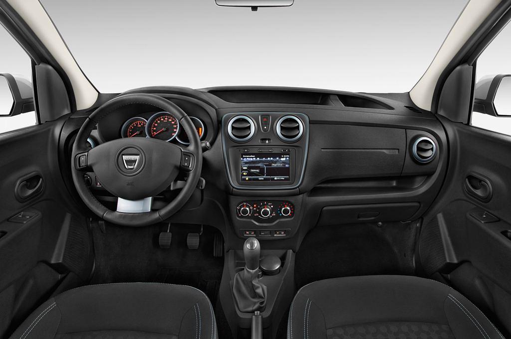 Dacia Dokker (Baujahr 2015) Stepway 5 Türen Cockpit und Innenraum