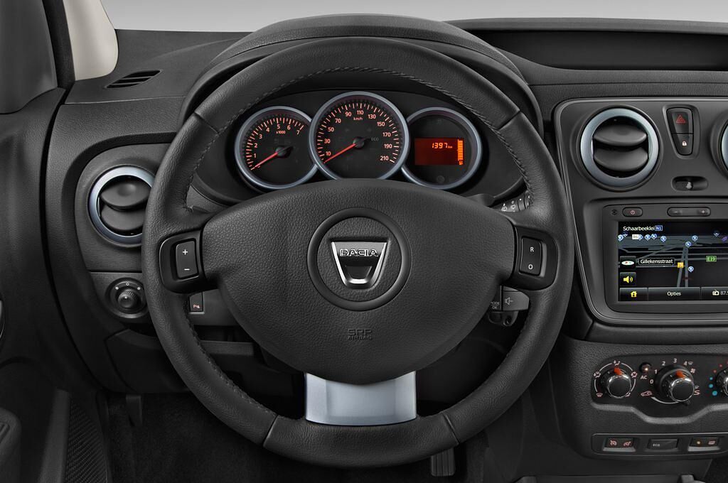 Dacia Dokker (Baujahr 2015) Stepway 5 Türen Lenkrad