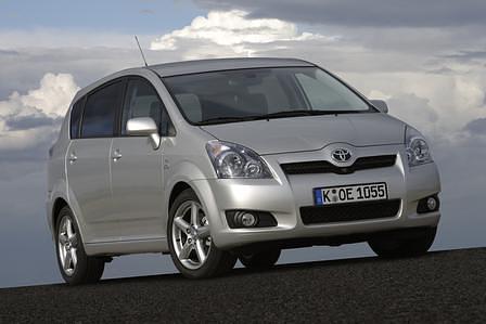 Fahrbericht: Toyota Corolla Verso - Nagelpflege Fahrbericht: Toyota Corolla Verso - Nagelpflege