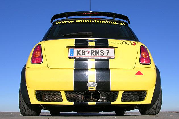 Was für ein dicker Hintern: Die Streifen und der Mittelauspuff stehen dem Zwerg gut