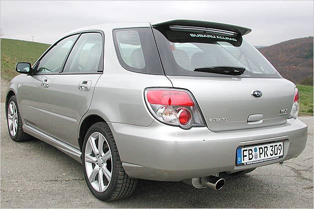 Hinterteil mit großem Dachspoiler