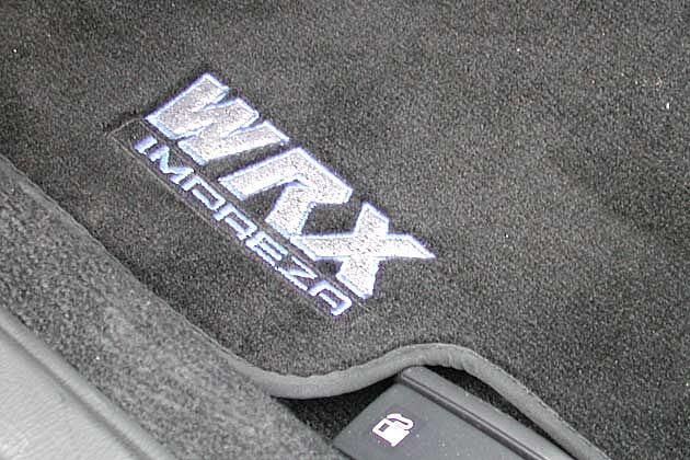 WRX-Schriftzug auf der Fußmatte