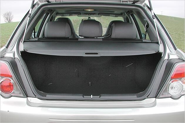 Die Laderaum-Öffnung ist recht schmal geschnitten