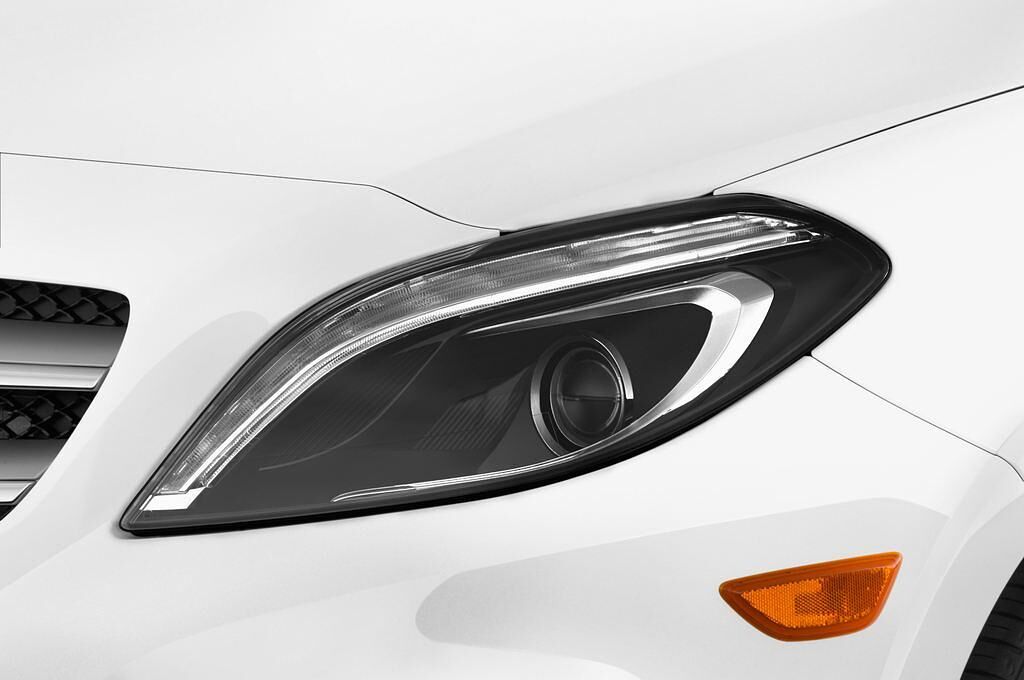 Mercedes B-Class (Baujahr 2015) Electric Drive 5 Türen Scheinwerfer