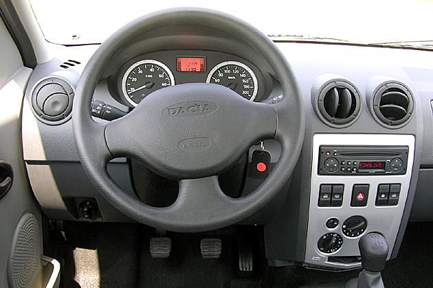 Im Cockpit findet man nur das Nötigste