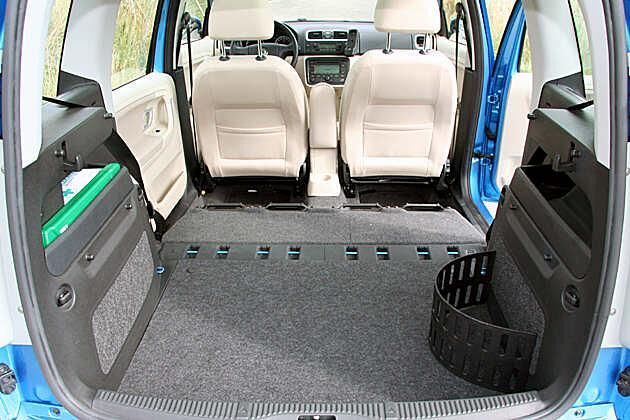 Die Sitze lassen sich nach dem Hochwickeln leicht ausbauen