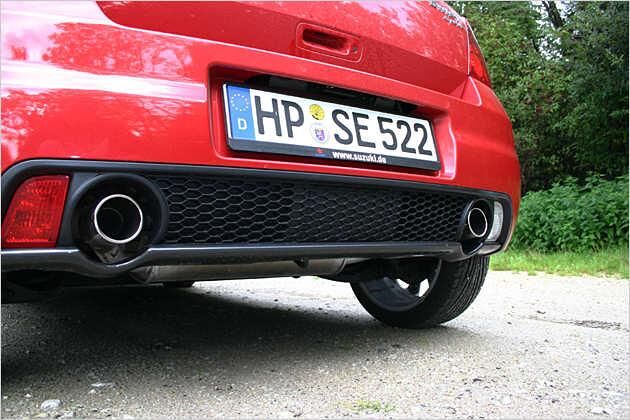 Im Detail: Die zwei Endrohre des Suzuki Swift Sport