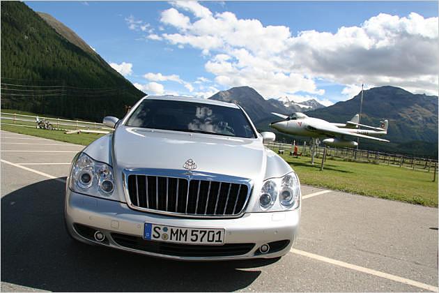 Zum teuren Mobil passt gut ein Privat-Jet