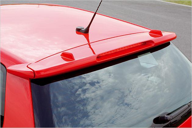 Dachkantenspoiler mit dritter Bremsleuchte