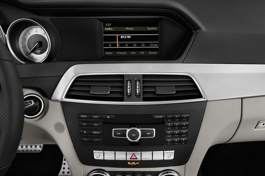Mercedes C-Class (Baujahr 2011) - 2 Türen Radio und Infotainmentsystem