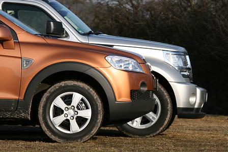 Vergleich: Captiva vs. Dodge Nitro - Der Schöne und das Biest