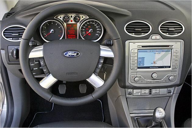 Aufgeräumt und ergonomisch: Das Cockpit des Focus CC