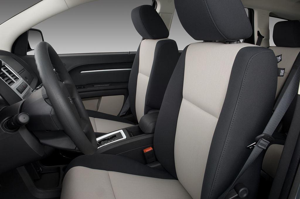 Dodge Journey (Baujahr 2010) SXT 5 Türen Vordersitze