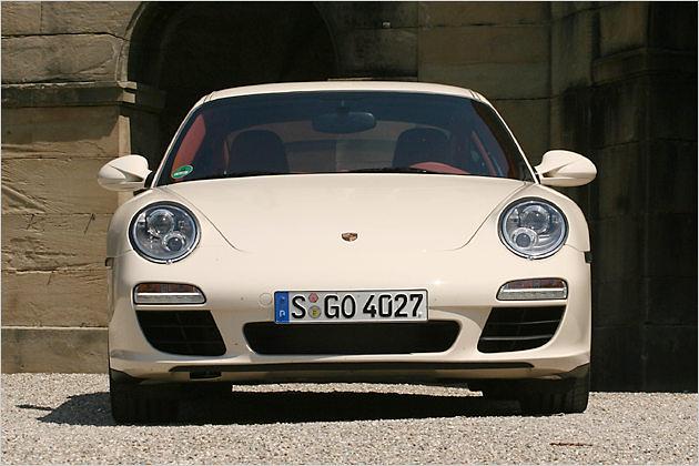 Serienmäßig sind nun auch Bi-Xenon-Scheinwerfer an Bord