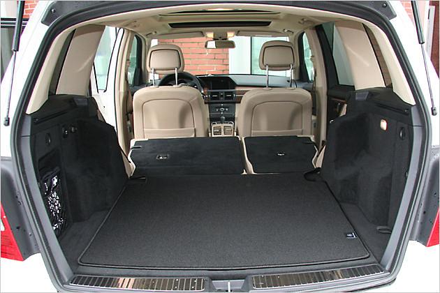 Maximal passen 1.550 Liter in den GLK - bei Audi Q5 und BMW X3 ist es etwa ebensoviel