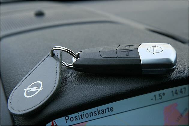 Der Schlüssel muss dafür nur in der Jackentasche getragen werden