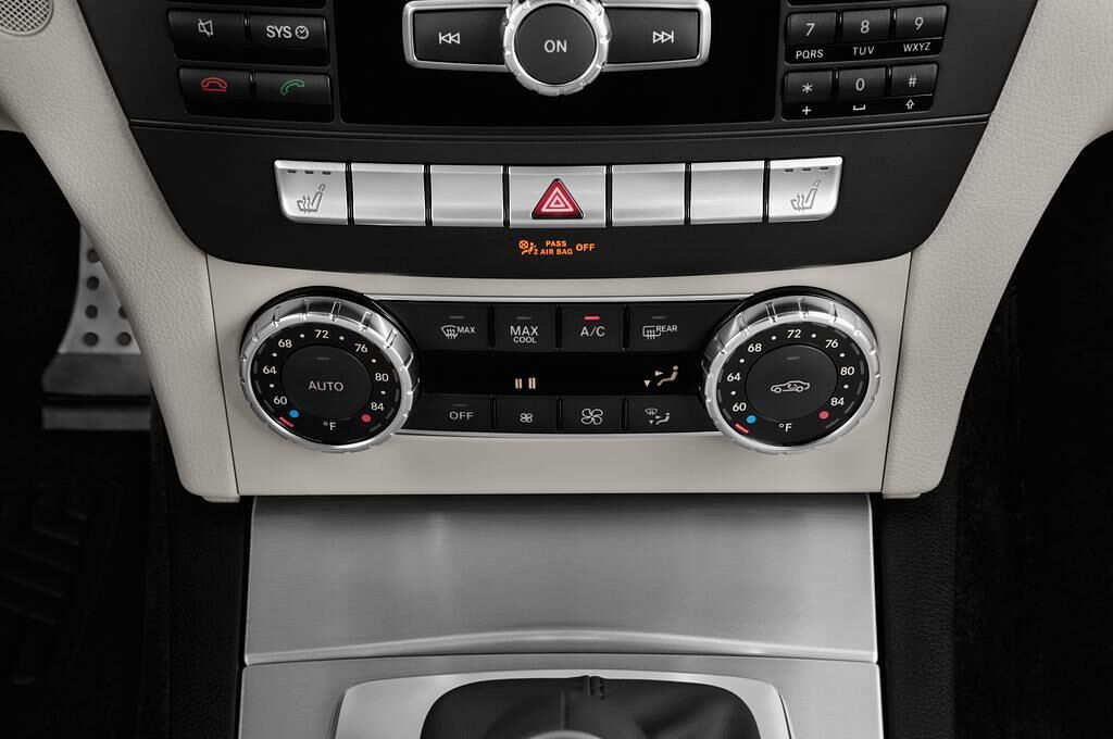 Mercedes C-Class (Baujahr 2011) - 2 Türen Temperatur und Klimaanlage