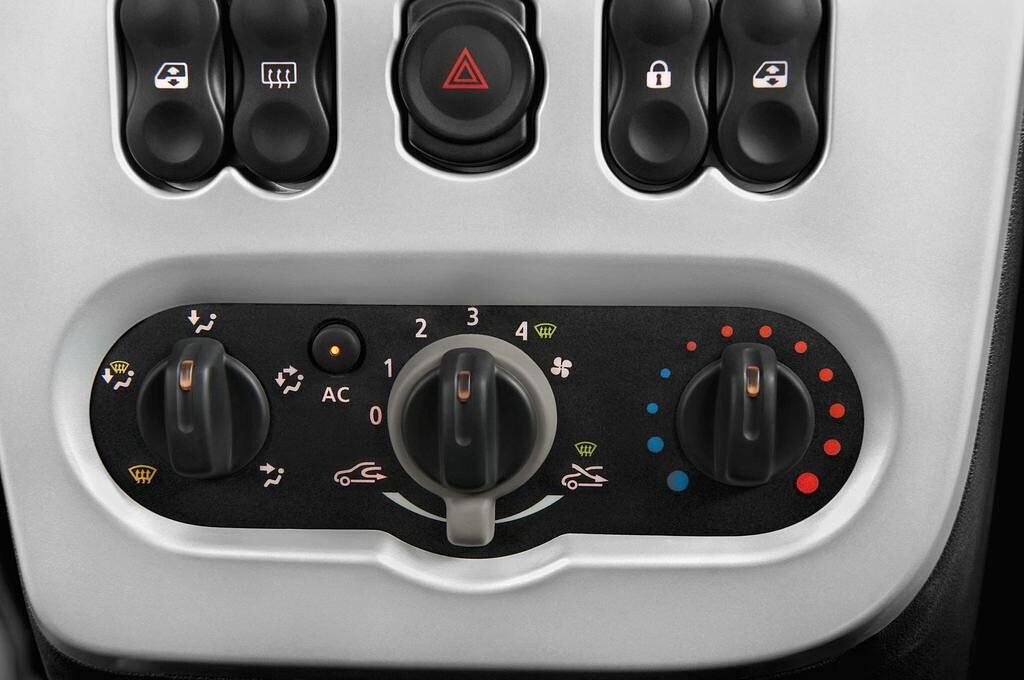 Dacia Logan (Baujahr 2010) Laureate 5 Türen Temperatur und Klimaanlage