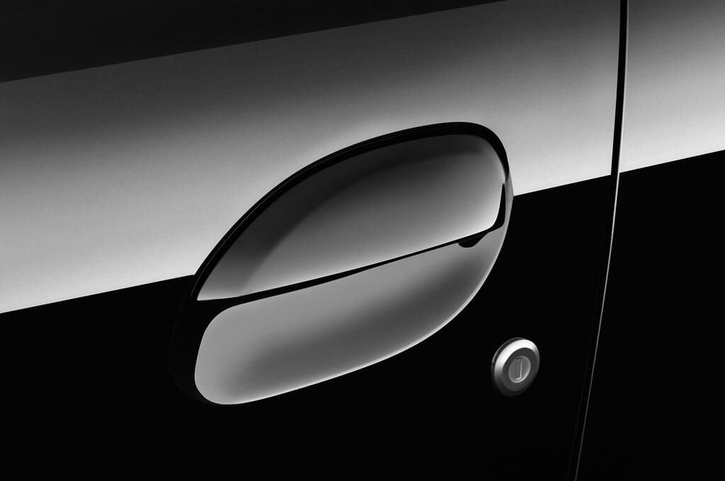 Dacia Logan (Baujahr 2013) Prestige 5 Türen Türgriff