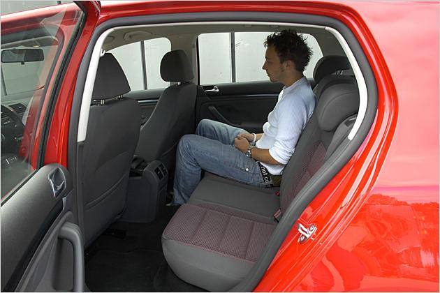 Auch hinten haben die Passagiere beste Platzverhältnisse