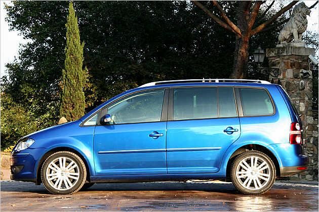 Der Touran ist mit 4,41 Metern etwa zwanzig Zentimeter länger als ein Golf