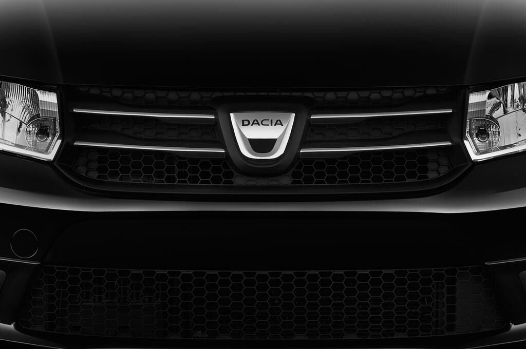 Dacia Logan (Baujahr 2013) Prestige 5 Türen Kühlergrill und Scheinwerfer