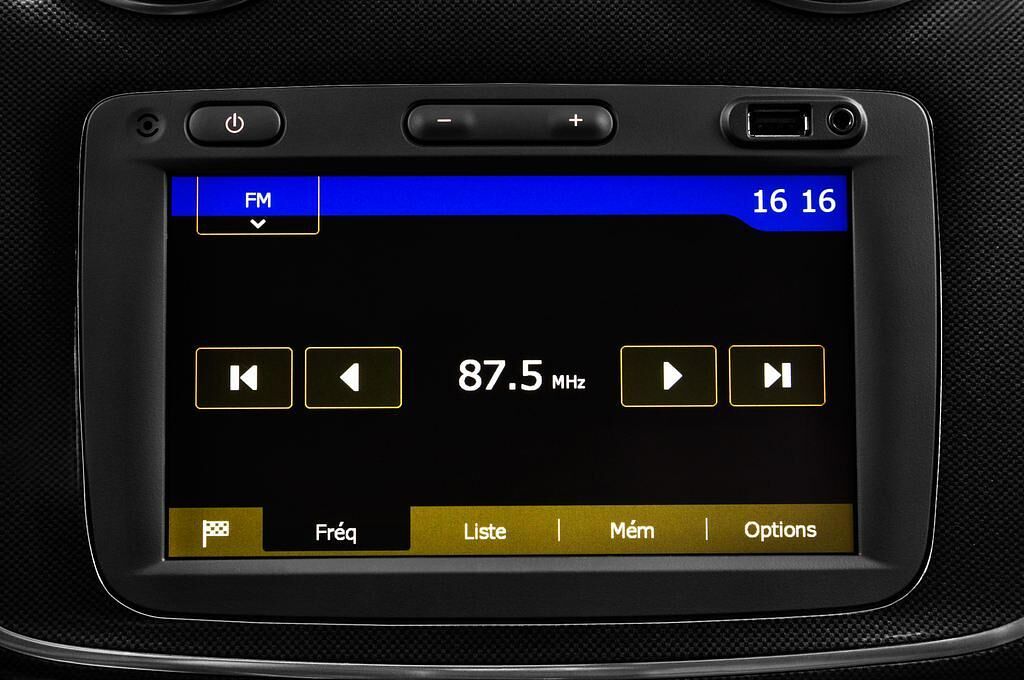 Dacia Logan MCV (Baujahr 2017) Laureate 5 Türen Radio und Infotainmentsystem