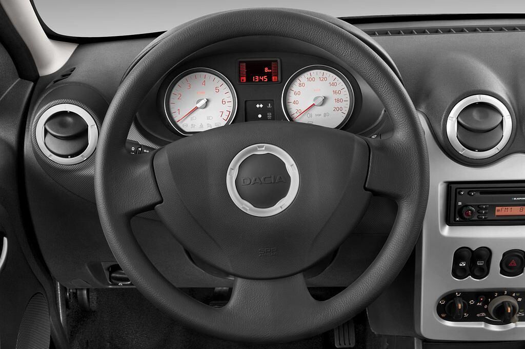 Dacia Sandero (Baujahr 2010) Laureate 5 Türen Lenkrad