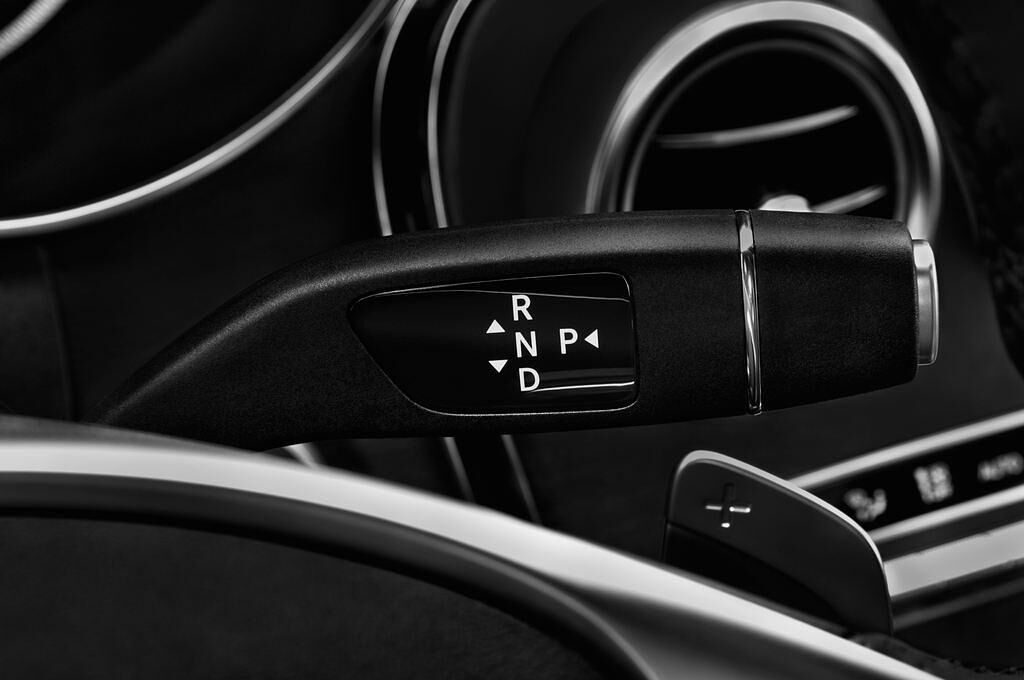 Mercedes C-Class (Baujahr 2017) AMG Line 2 Türen Schalthebel