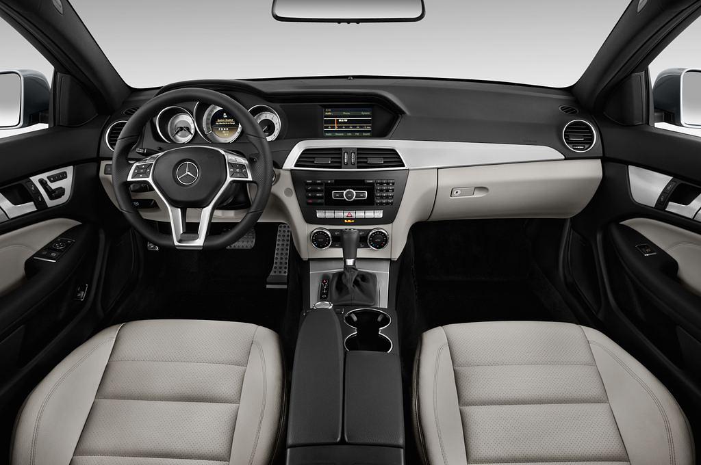 Mercedes C-Class (Baujahr 2014) - 2 Türen Cockpit und Innenraum